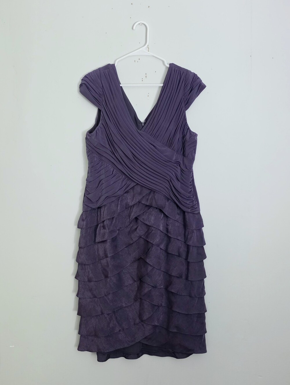 Adrianna Papell Purple Pleated V-Neck Tiered Midi Dress